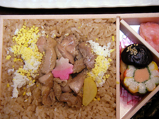 花善の鶏めし_e0061902_10343491.jpg