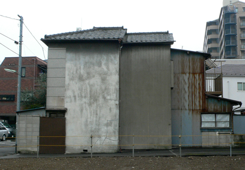 路上採取　　　拡張する家_b0014003_14451415.jpg