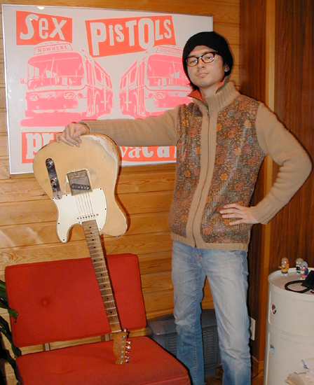 ギタリストの「亮ちゃん」御来店。_e0053731_20391421.jpg