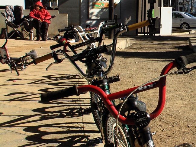 プロジェクト１６VOL45川口ゴリラ公園に集まったPIT BIKE達_b0065730_20174755.jpg