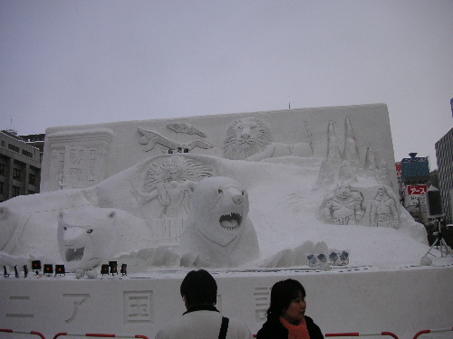 札幌、雪祭りのシーズン_c0048132_1985863.jpg