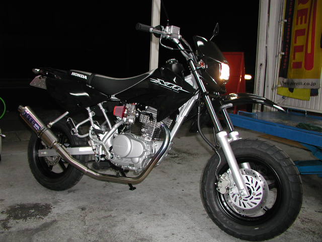 XR100モタード_d0038712_18574079.jpg