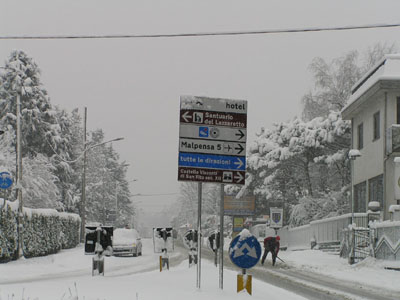 雪のミラノと雨のローマ_e0048413_2225432.jpg