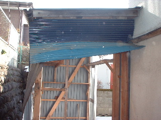 物置改修工事_f0031037_1643652.jpg