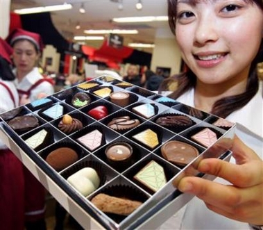 Japanese women treat themselves on Valentine\'s Day_d0066343_23393638.jpg