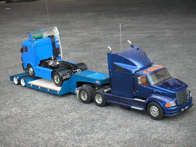 みっちゃんTAMIYAタミヤ1/14 R Cトレーラ16輪低床台車 みっちゃんTAMIYAタミヤ1/14 R Cトレーラ16輪低床台車