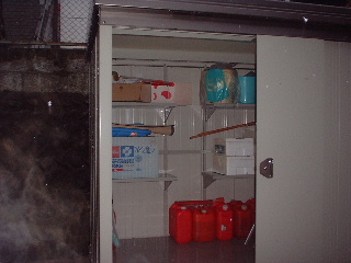 物置工事_f0031037_16492039.jpg