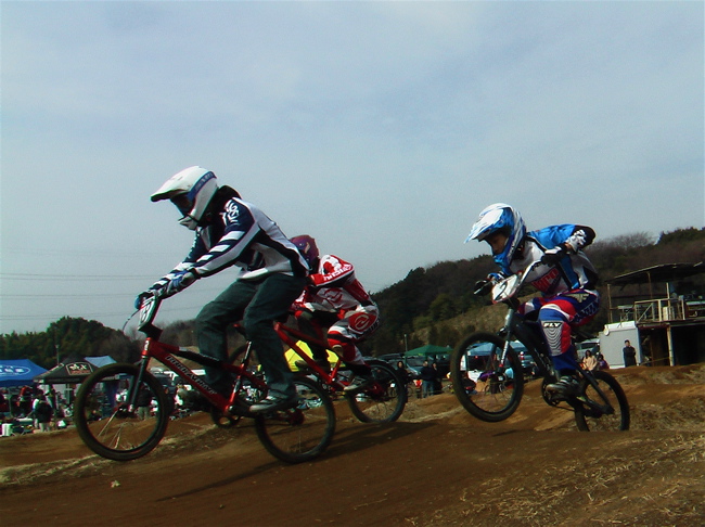 JOSF緑山２月定期戦VOL2 BMXエキスパートクラスの予選シーン_b0065730_0593678.jpg