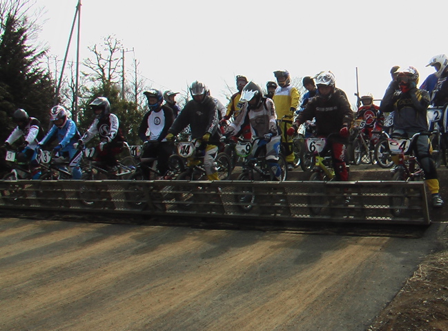 JOSF緑山２月定期戦VOL2 BMXエキスパートクラスの予選シーン_b0065730_11226.jpg