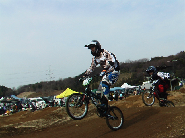 JOSF緑山２月定期戦VOL2 BMXエキスパートクラスの予選シーン_b0065730_1324580.jpg