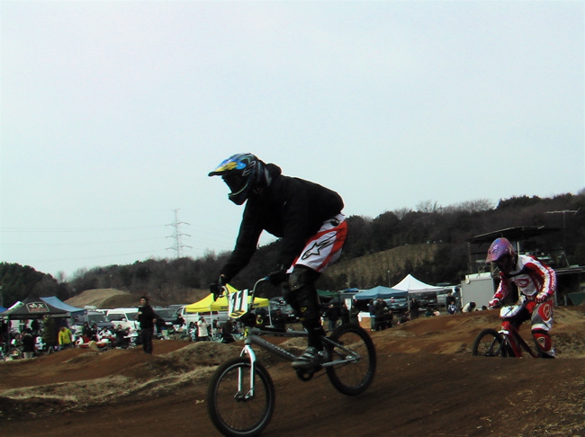 JOSF緑山２月定期戦VOL2 BMXエキスパートクラスの予選シーン_b0065730_1361487.jpg