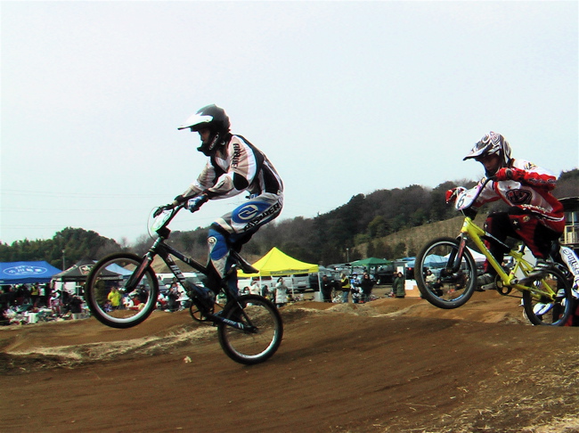 JOSF緑山２月定期戦VOL2 BMXエキスパートクラスの予選シーン_b0065730_1385556.jpg