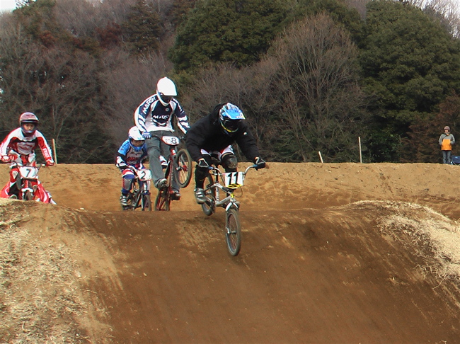 JOSF緑山２月定期戦VOL2 BMXエキスパートクラスの予選シーン_b0065730_1422985.jpg