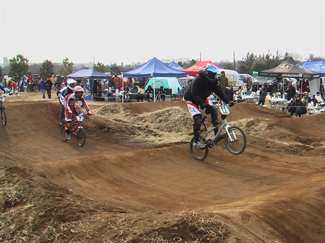 JOSF緑山２月定期戦VOL2 BMXエキスパートクラスの予選シーン_b0065730_144613.jpg