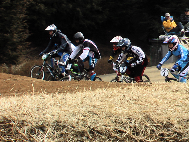 JOSF緑山２月定期戦VOL2 BMXエキスパートクラスの予選シーン_b0065730_1452824.jpg