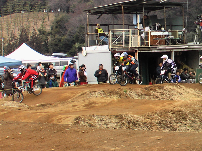 JOSF緑山2月定期戦VOL6BMXマスターズクラスとエキスパートクラス決勝レース「音速の貴公子」_b0065730_10068.jpg