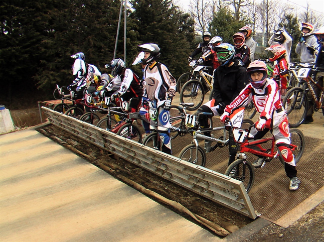JOSF緑山2月定期戦VOL6BMXマスターズクラスとエキスパートクラス決勝レース「音速の貴公子」_b0065730_102585.jpg