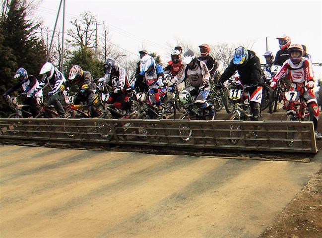 JOSF緑山2月定期戦VOL6BMXマスターズクラスとエキスパートクラス決勝レース「音速の貴公子」_b0065730_10393754.jpg