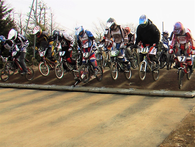 JOSF緑山2月定期戦VOL6BMXマスターズクラスとエキスパートクラス決勝レース「音速の貴公子」_b0065730_10412934.jpg