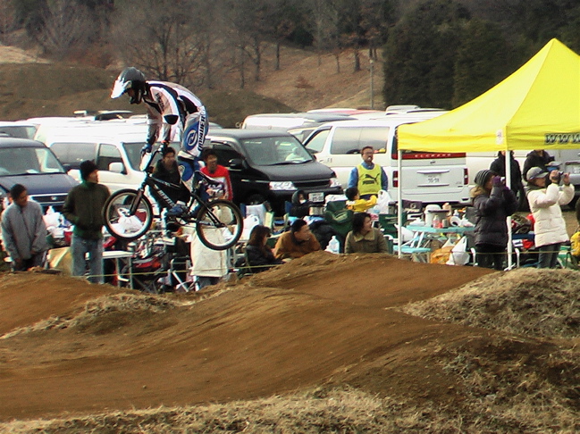 JOSF緑山2月定期戦VOL6BMXマスターズクラスとエキスパートクラス決勝レース「音速の貴公子」_b0065730_1046244.jpg