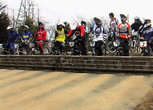 JOSF緑山2月定期戦VOL6BMXマスターズクラスとエキスパートクラス決勝レース「音速の貴公子」_b0065730_9521977.jpg