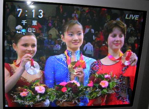 2006年2月24日荒川静香、金メダル!_f0060461_1184328.jpg