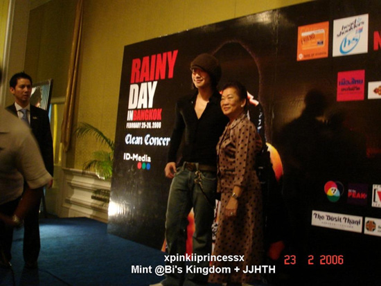 RAINY DAY　IN　BANGKOK_c0047605_16291974.jpg