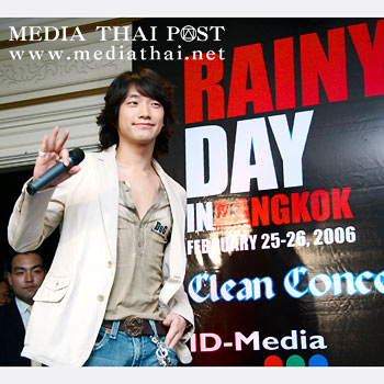 RAINY DAY　IN　BANGKOK_c0047605_16504940.jpg