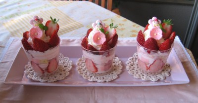 レシピいちごパフェカップケーキ（お雛祭りバージョン）_f0031304_2156886.jpg