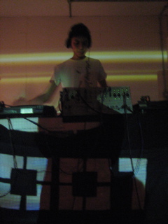 michi performed at Cafe1001_b0046388_2195967.jpg