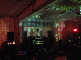 michi performed at Cafe1001_b0046388_220367.jpg