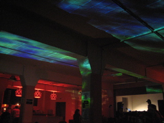 michi performed at Cafe1001_b0046388_265753.jpg