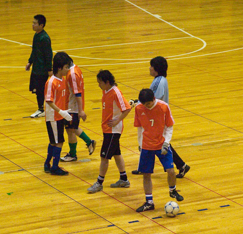 フットサルリーグ最終戦_c0003493_21182777.jpg