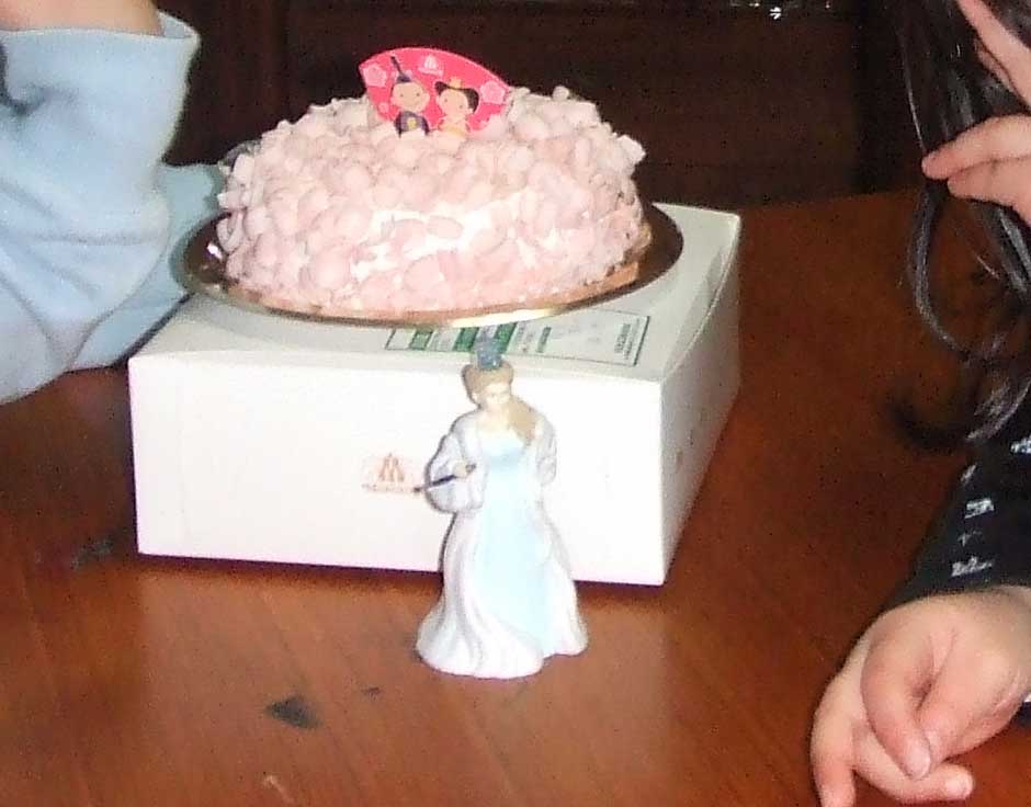 ひな祭りケーキ_b0054727_19434023.jpg