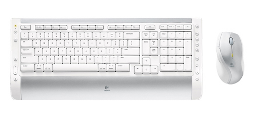 Mac専用コードレスキーボードとコードレスレーザーマウス_a0002672_16444875.jpg