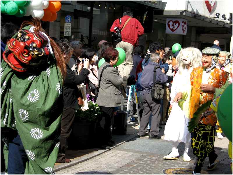【エメラルド・グリーンの元町】_b0009849_17275869.jpg