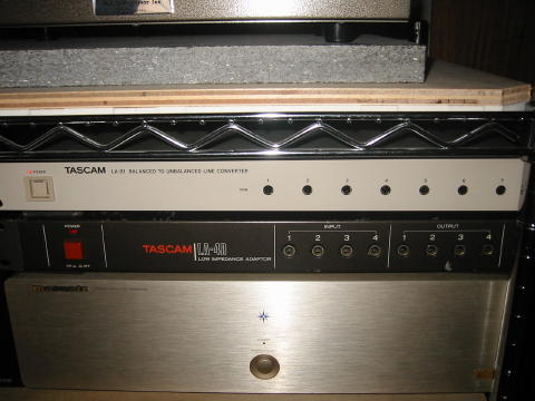 TASCAM ラインコンンバーター LA-40  VS  LA-81_e0094589_17164938.jpg