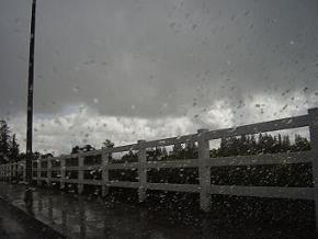 雨の向こう・・・　　　　　　　　　　　　　　　　　　　　　　　３月１３日_f0029368_9571520.jpg