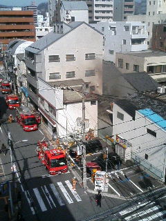 目の前が火事じゃ!_a0033733_10203648.jpg