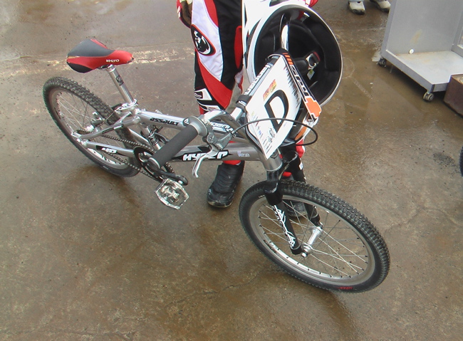 2006JOSF緑山関東オープンレースVOL4 緑山に集った人とBIKE_b0065730_21491328.jpg