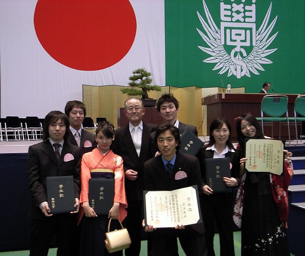今日は晴れの卒業式 専修大学文学部林ゼミ写真帳 今日は晴れの卒業式 専修大学文学部林ゼミ写真帳