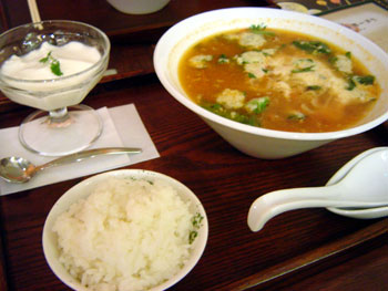 トマトラーメンで始まった食い倒れの日々…_e0026704_1234096.jpg