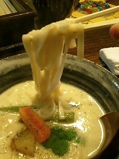 西口　「喜心」のクリームシチューうどん！_a0002735_21545915.jpg