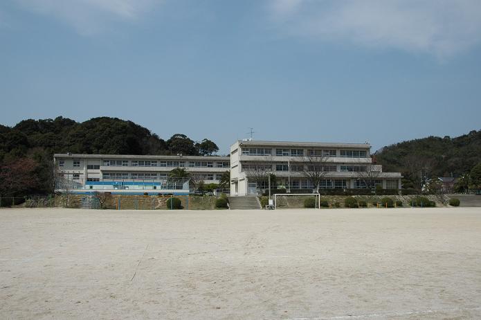 国分小学校_a0042310_20244880.jpg