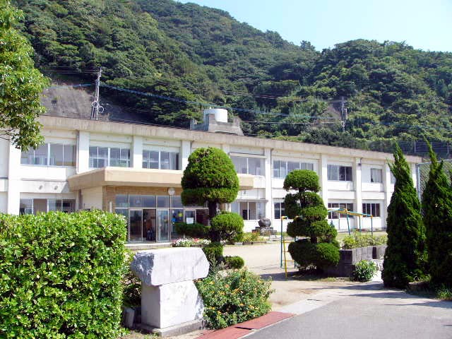越智小学校の今と昔_a0042310_1528178.jpg