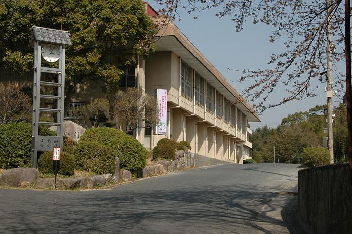太宰府中学校_a0042310_8223482.jpg