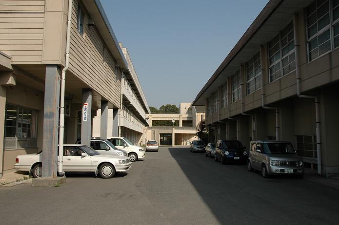 太宰府中学校_a0042310_8242911.jpg
