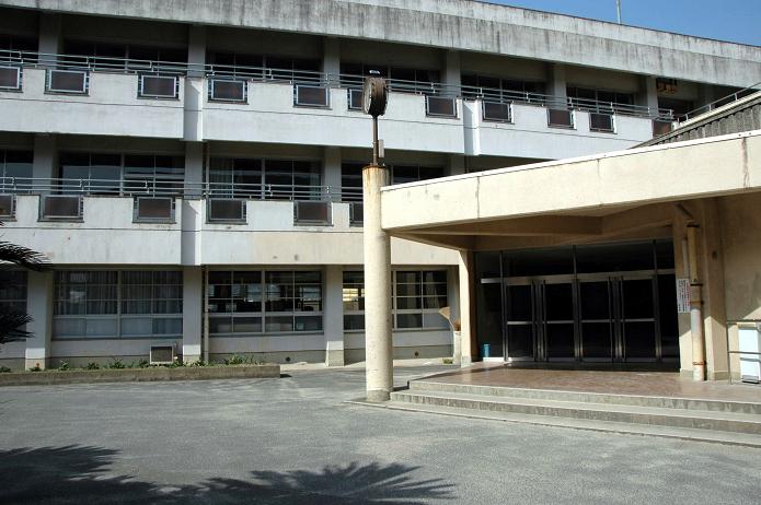 太宰府中学校_a0042310_8262989.jpg