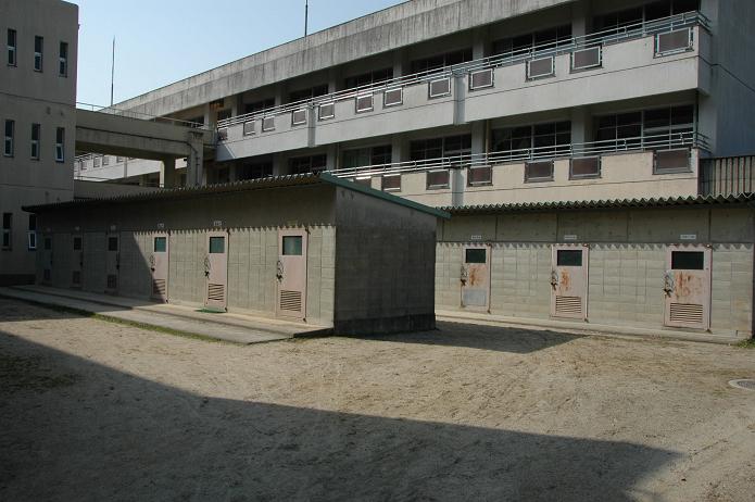 太宰府中学校_a0042310_8274325.jpg