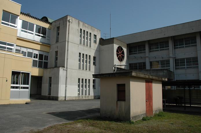 太宰府中学校_a0042310_8301983.jpg